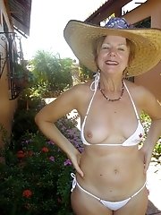 Mature present pussy porn pics